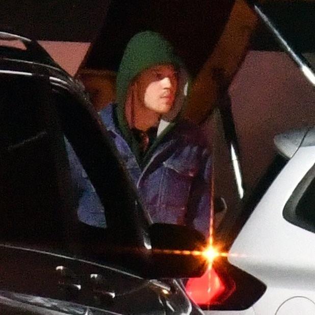 Taylor Swift S Beau Joe Alwyn Jets Back To London After Nashville Getaway Metro Newspaper Uk