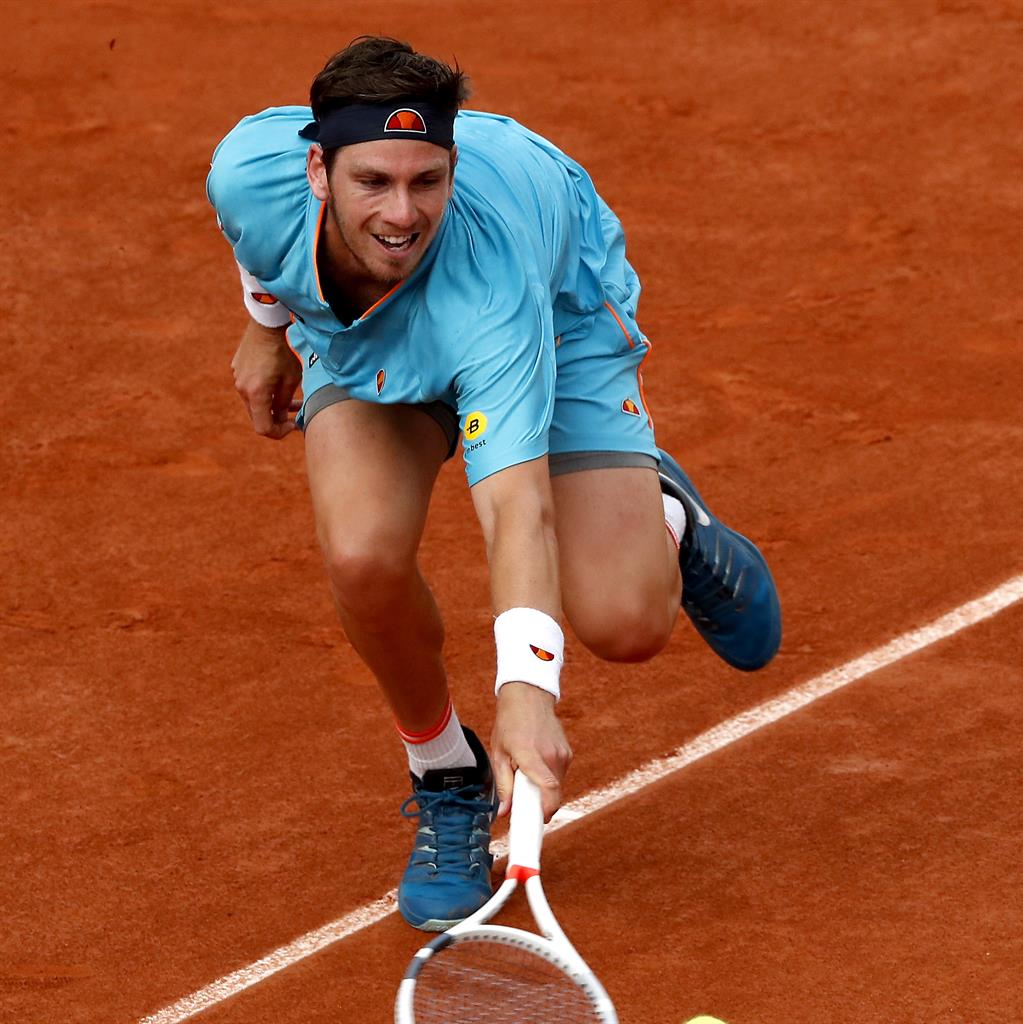 Cameron Norrie fights back to cling on in Paris - Metro Newspaper UK