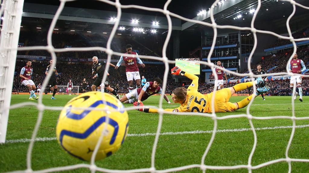 Six-shooters Manchester City show no mercy to helpless ...