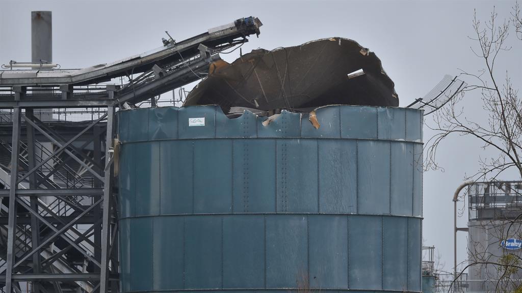 Four dead in water works blast Metro Newspaper UK