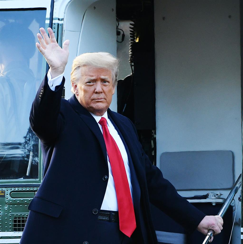 Donald Trump waves goodbye&hellip; for now - Metro Newspaper UK